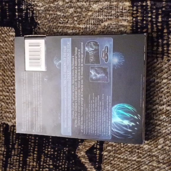 2/$50 Avatar - 3 Disc Blu-Ray Set - Picture 2 of 8